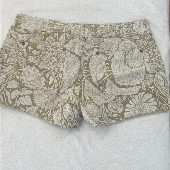 Pilcro Printed Botanical Shorts - Picture 8 of 10